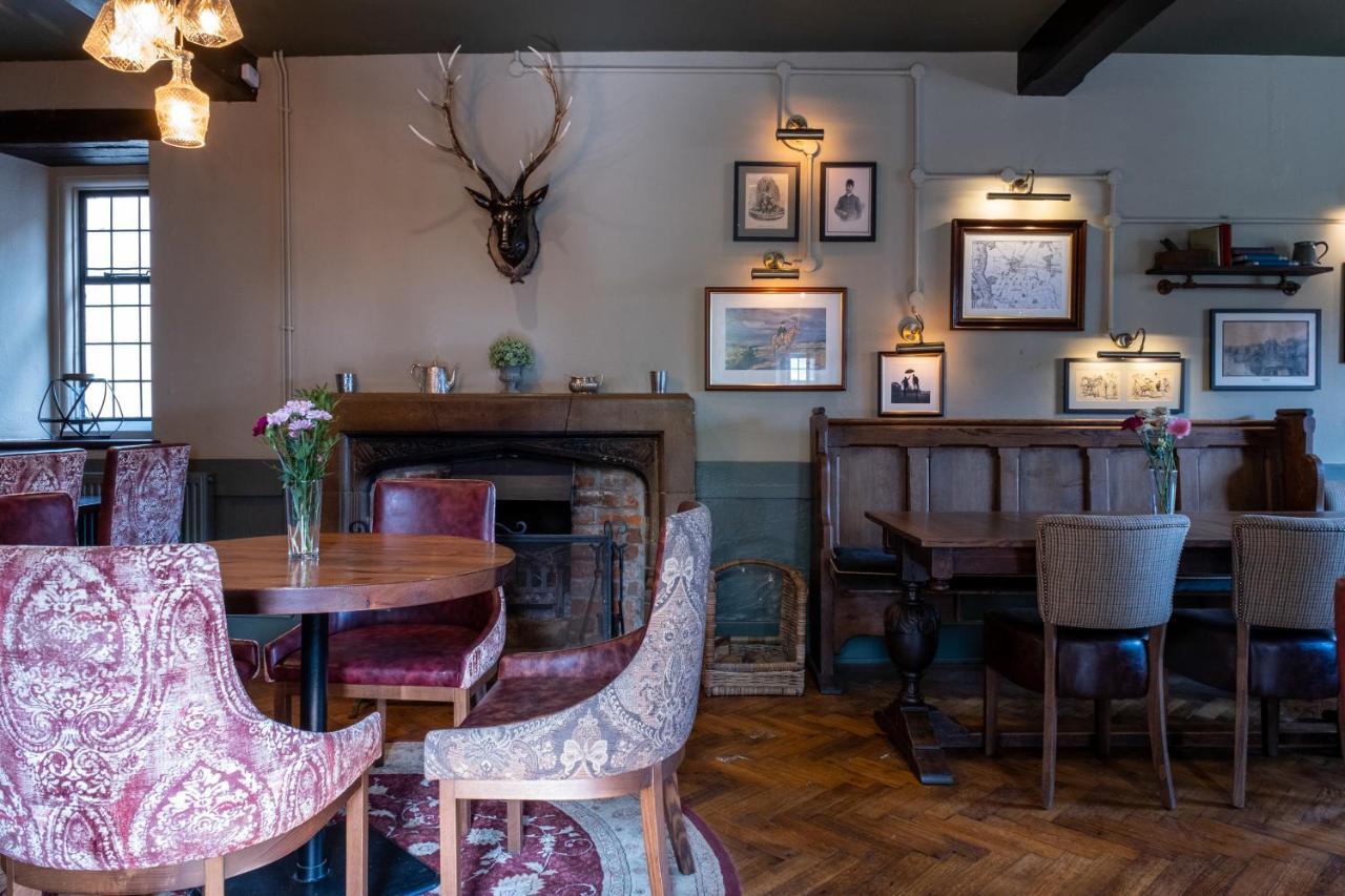 Kings Arms Hotel Bradford-On-Avon Exterior photo